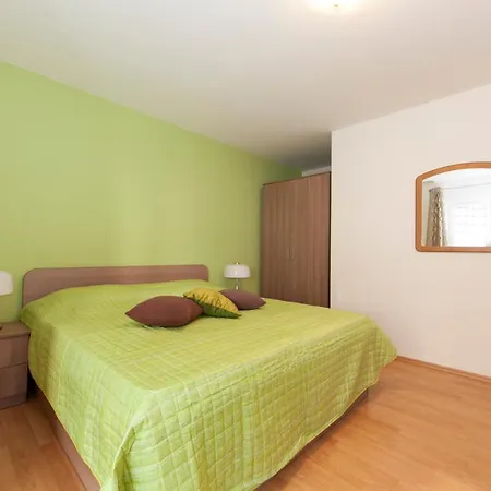 Iva Apartament *